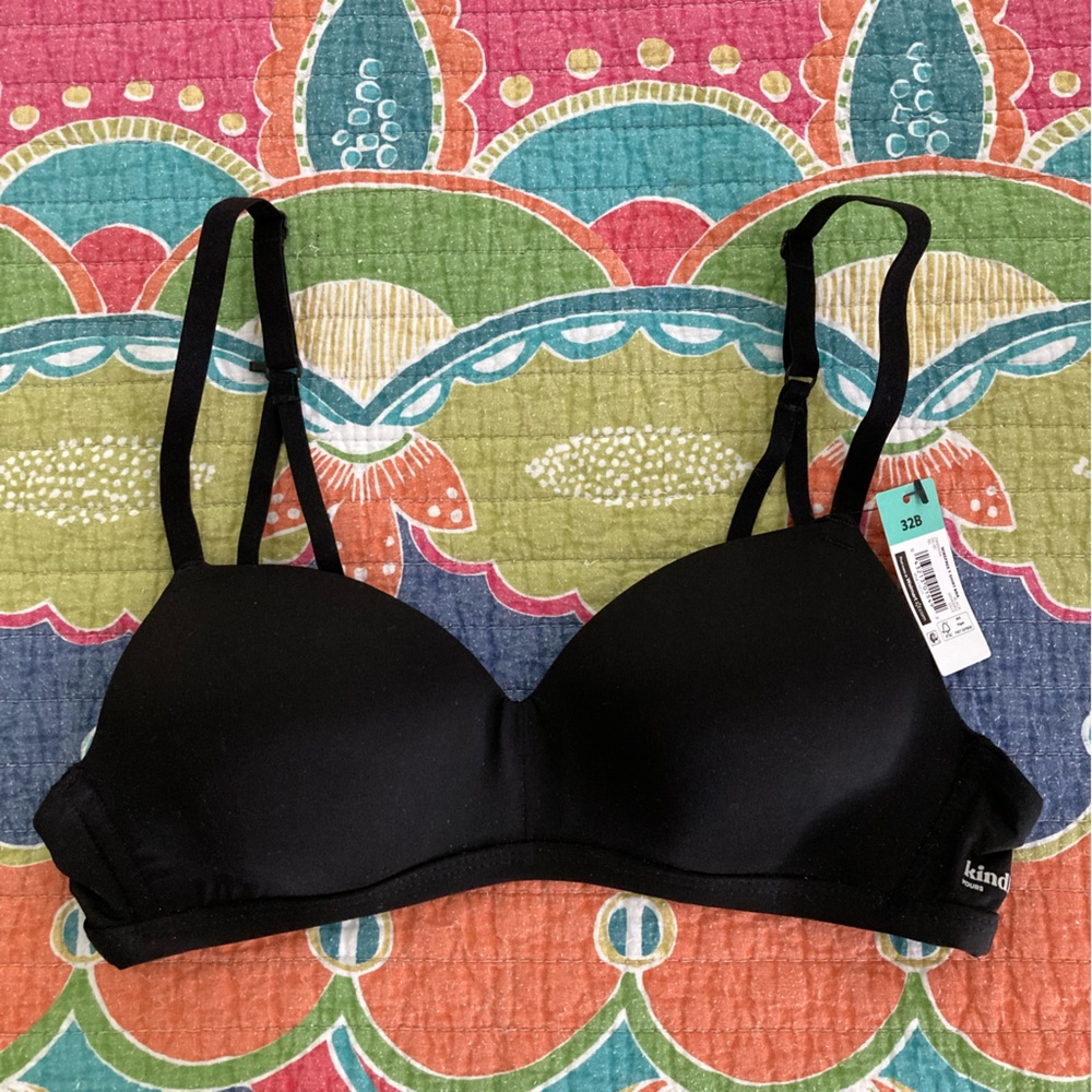 Women’s Kindly Yours black wireless tshirt bra size 32B